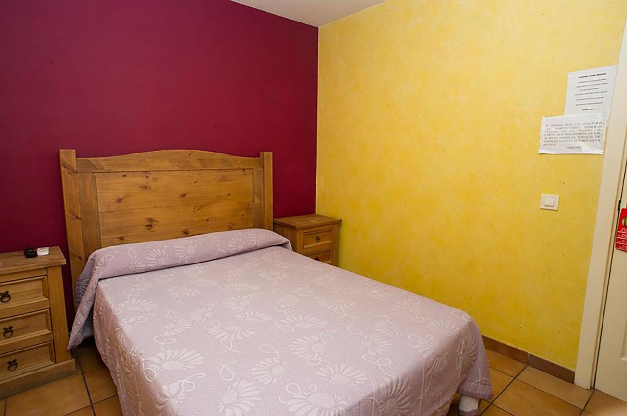 Hostal Velarde Талавера-де-ла-Рейна Экстерьер фото